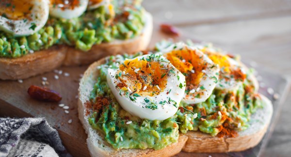 Tartines à l'avocat et au yogourt